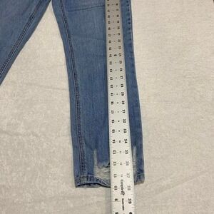 Cello blue women size 7 High-waisted distressed denim jeans SKU125